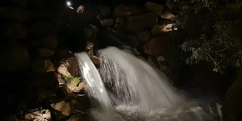 water dark